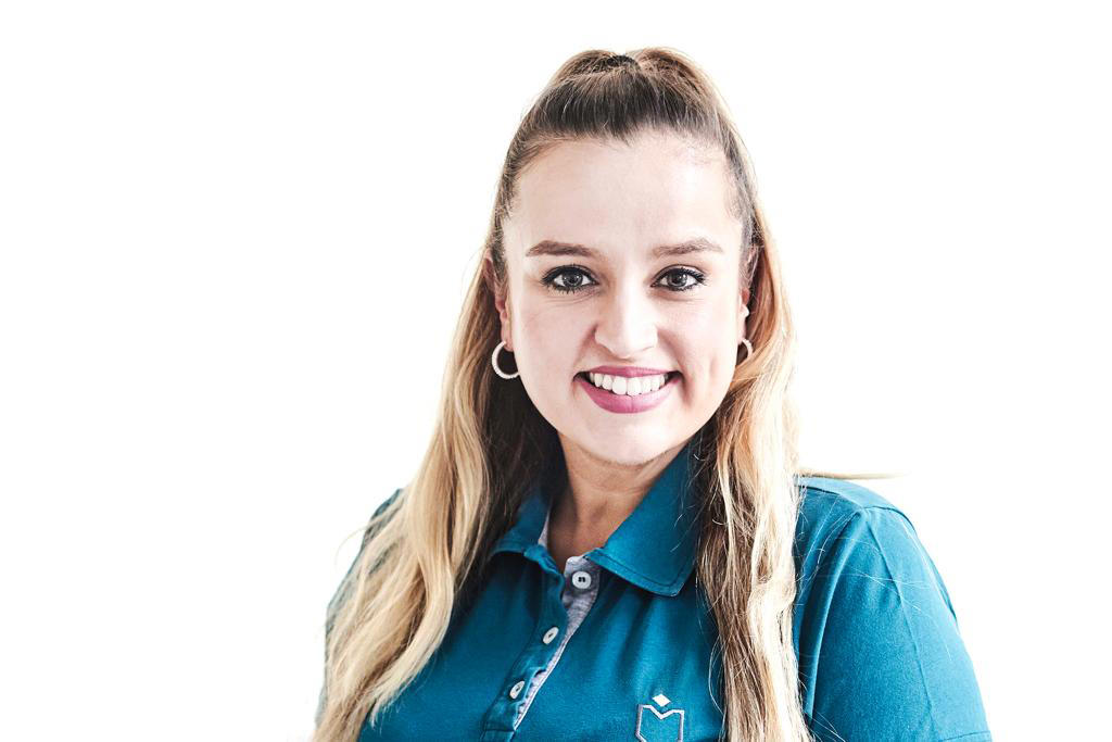 Melanie Henneberg – Mitarbeiterin im Team von Dr. Richter – Zahnarzt Hamburg Melanie Henneberg - Mitarbeiterin im Team von Dr. Richter - Zahnarzt Hamburg